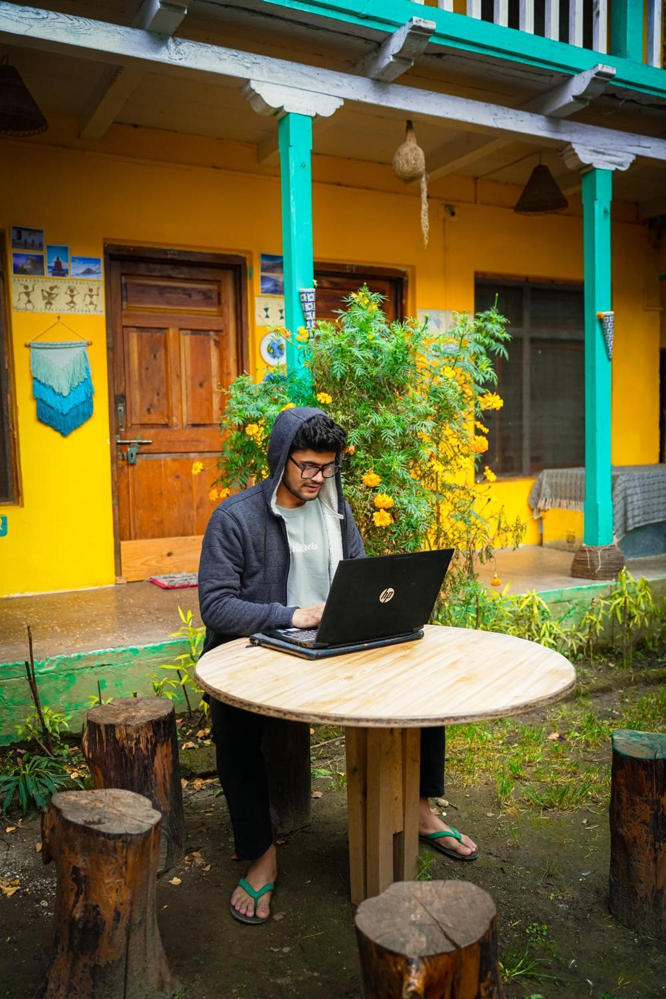 Yaarana Stay & Cafe, Vashisht, Manali ภายนอก รูปภาพ