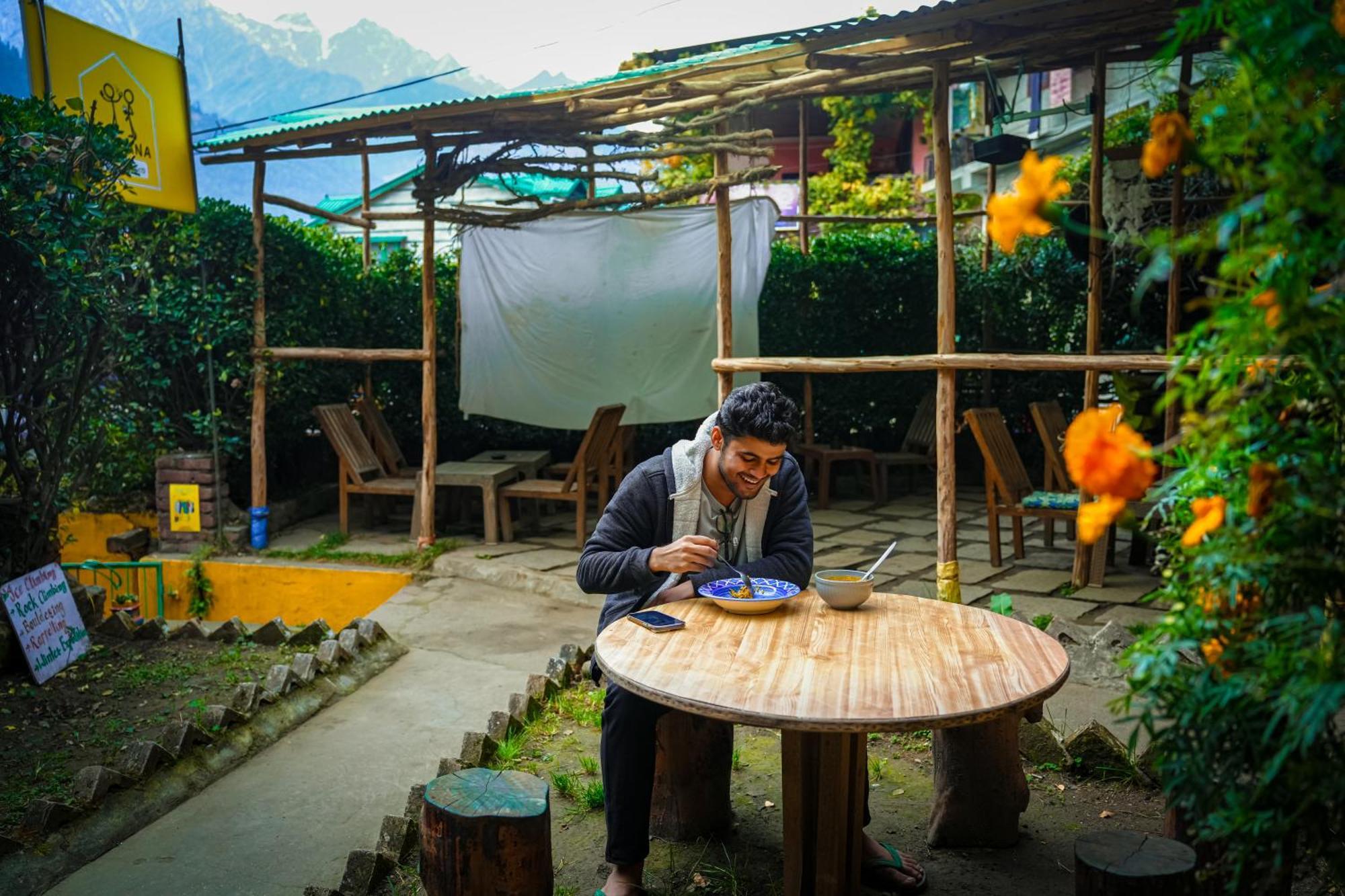 Yaarana Stay & Cafe, Vashisht, Manali ภายนอก รูปภาพ