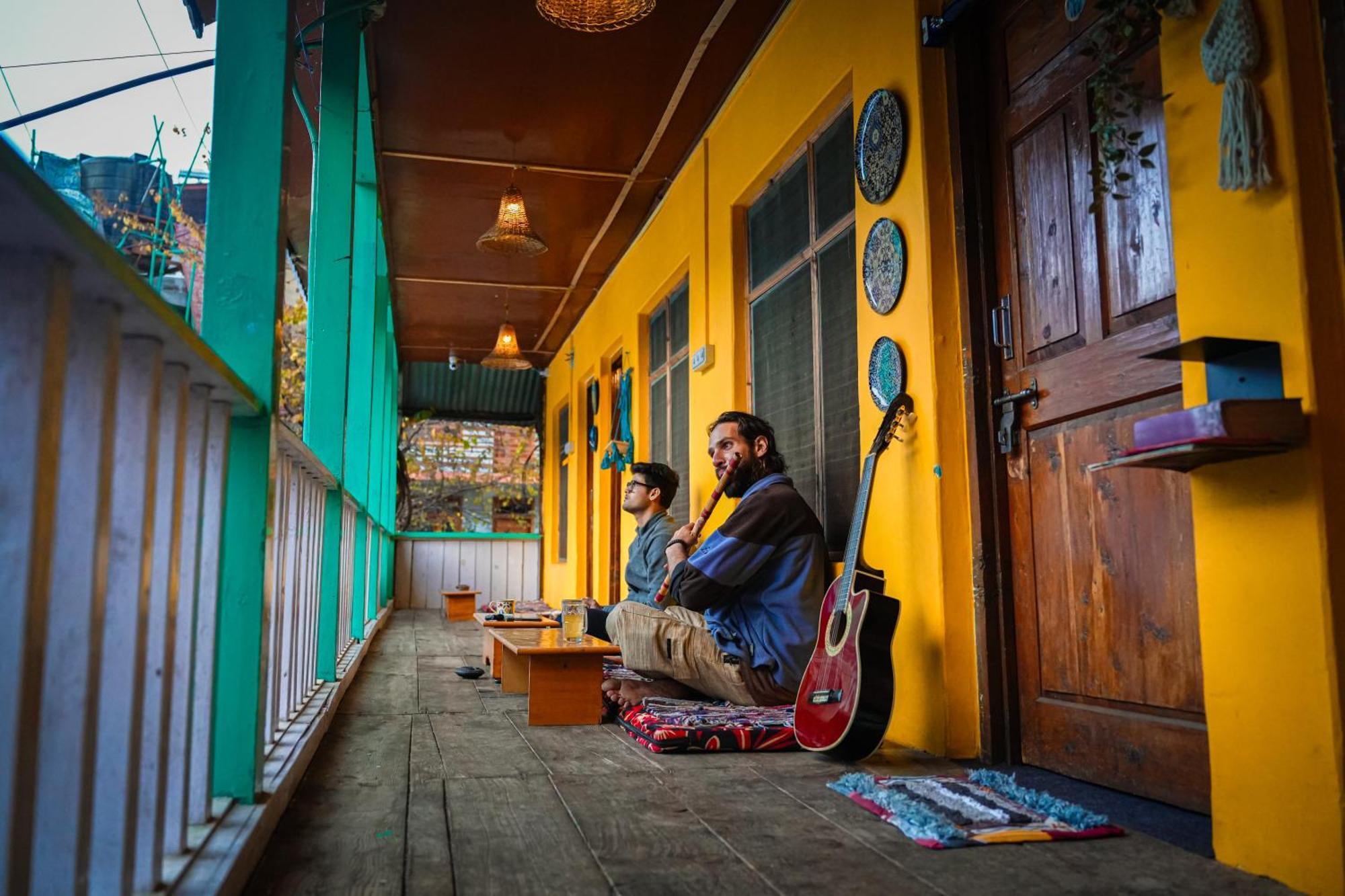 Yaarana Stay & Cafe, Vashisht, Manali ภายนอก รูปภาพ