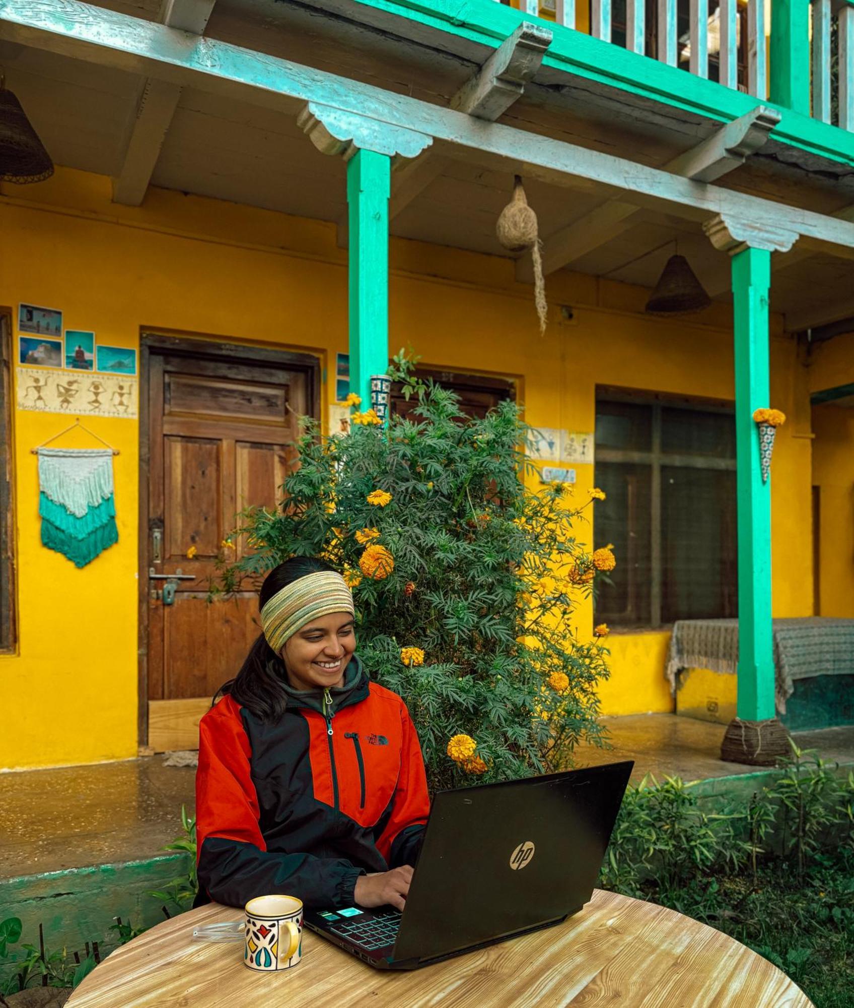 Yaarana Stay & Cafe, Vashisht, Manali ภายนอก รูปภาพ
